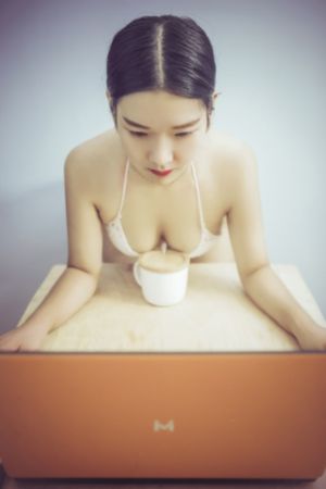 韩国电影女人香_DVD全集免费观看